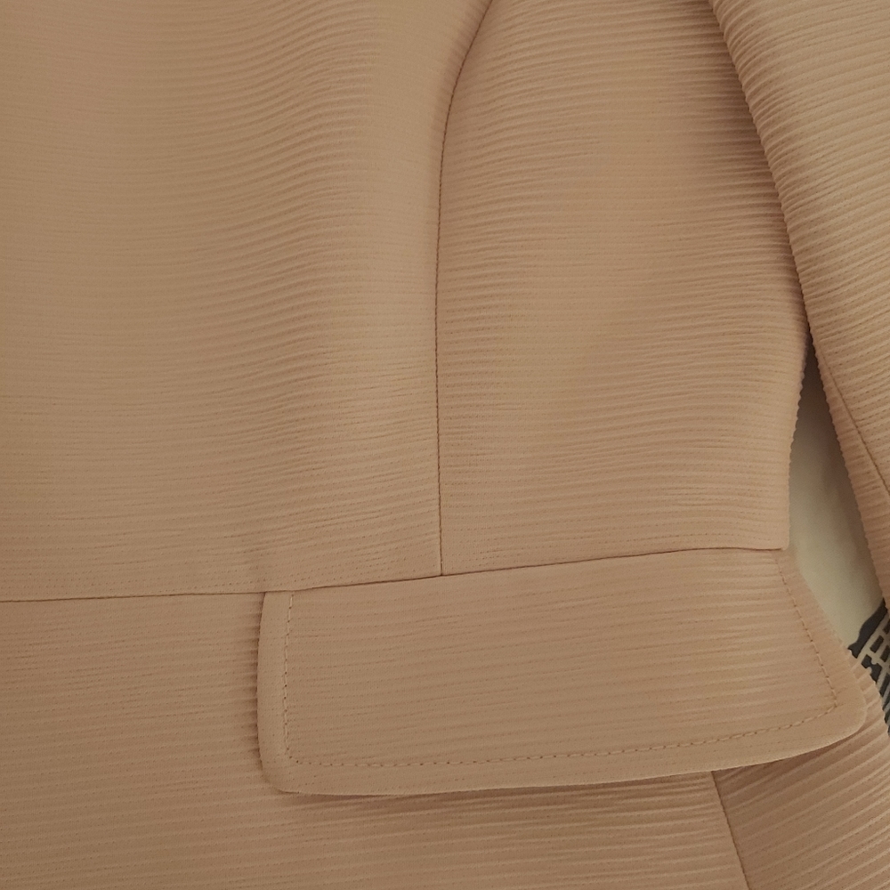Blazer - Picture 4 of 9